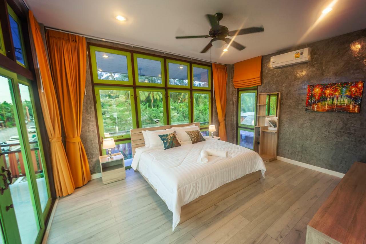 Tonmai Suites Ko Lanta Extérieur photo