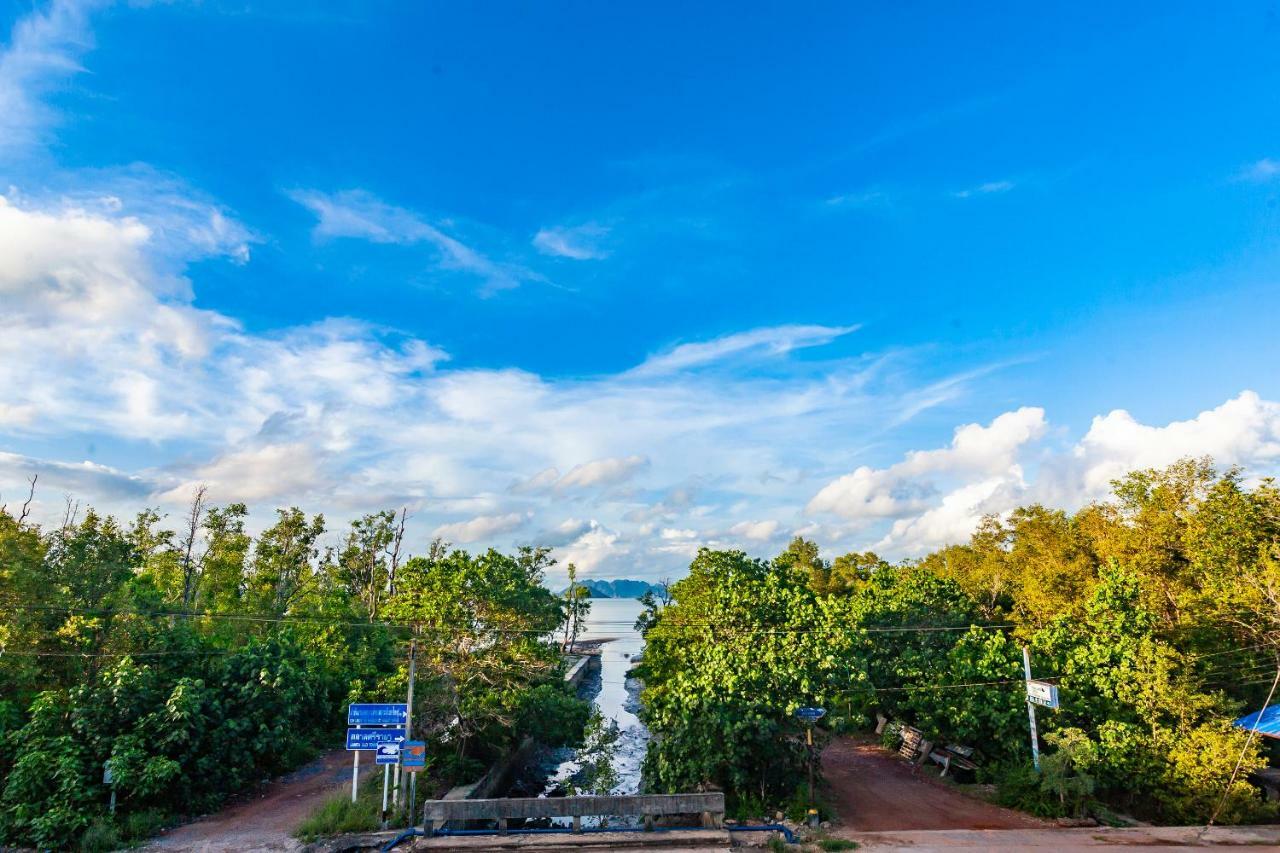 Tonmai Suites Ko Lanta Extérieur photo